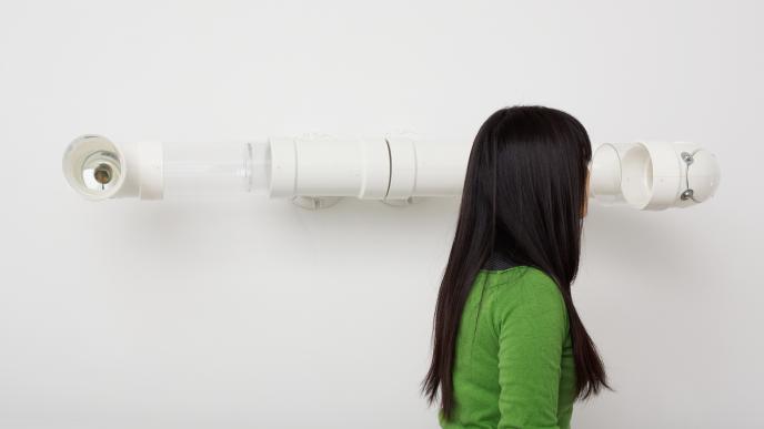 Julianne Swartz, In-fill-trate (Hybrid Periscope), 2004. PVC pipe, plexiglass, mirror, Mylar, hardware, 7 x 54 x 27 inches. Edition 1/3. Colby College Museum of Art, Waterville, Maine, Museum purchase from the Jere Abbott Acquisitions Fund. © Julianne Swartz